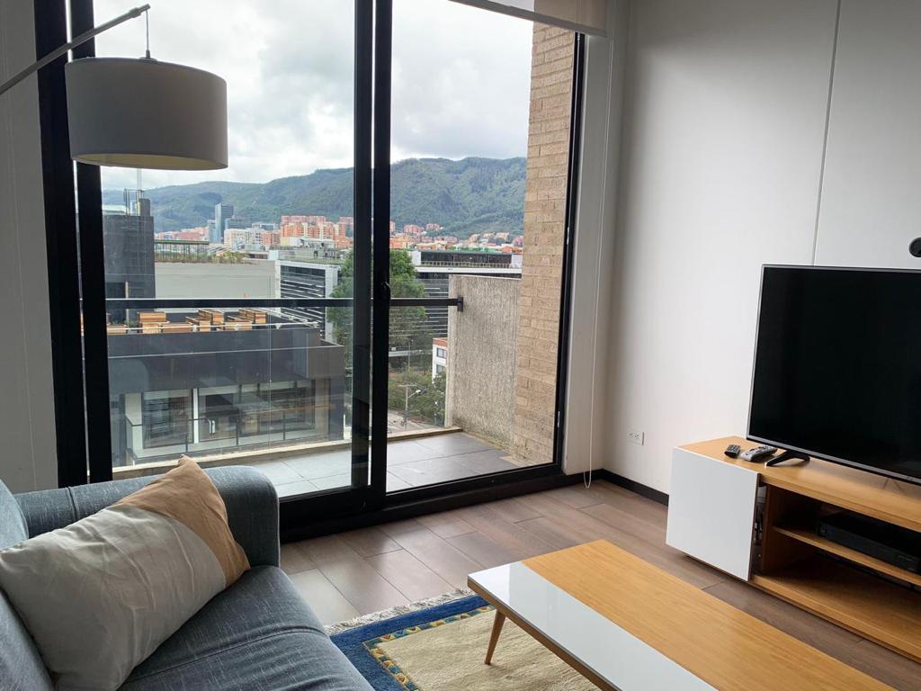 Apartamento amoblado barrio chicó - Imagen 2